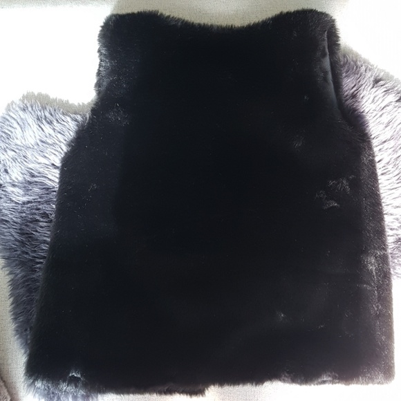 Black faux fur vest with pockets - Picture 5 of 5